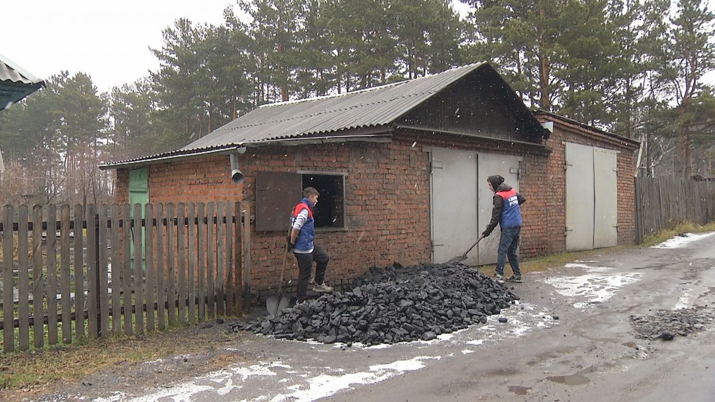 В Киселевске семьям мобилизованных помогли подготовиться к зиме