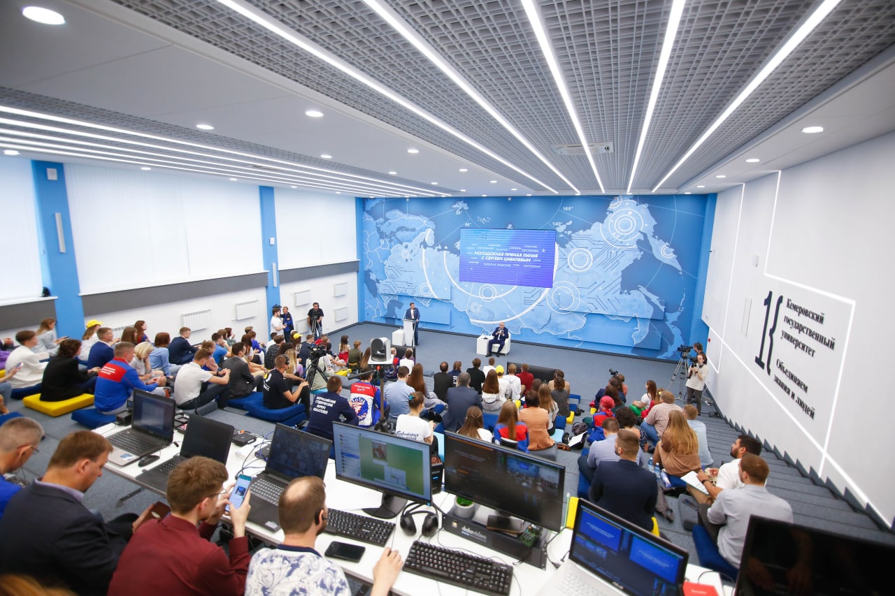 Молодым везде у нас дорога