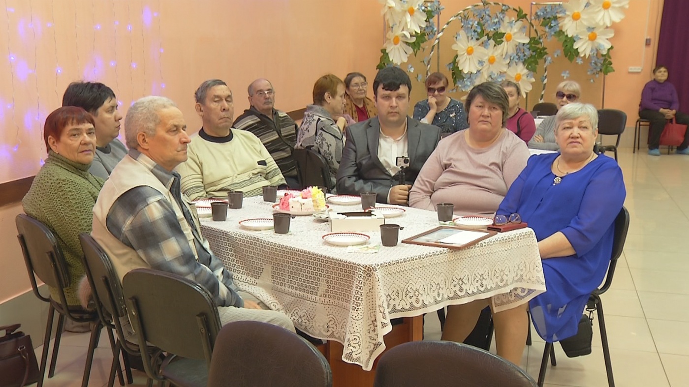 В Киселевске прошел праздничный концерт к Международному дню инвалидов 