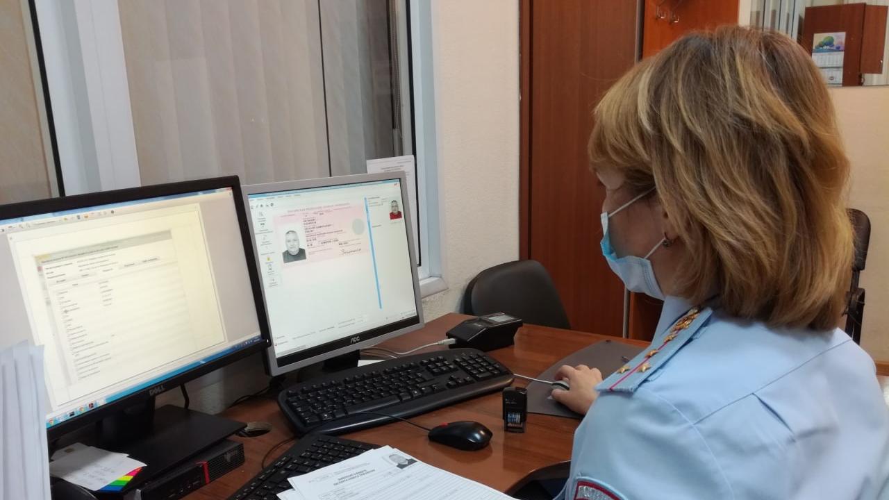 Полиция Кузбасса отмечает увеличение числа заявлений на получение государственных услуг в сфере миграции