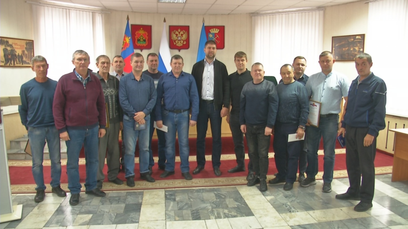 Накануне Дня автомобилиста в Киселевске наградили профессиональных водителей 