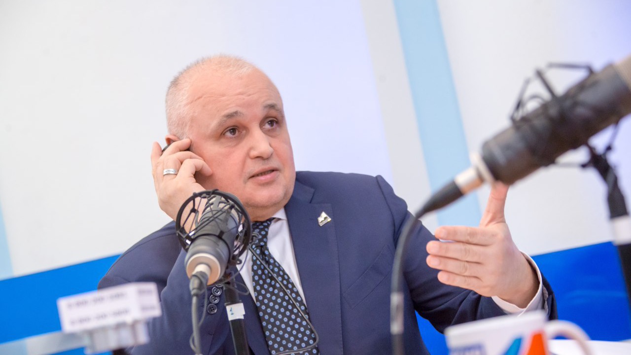 Прямая линия губернатора переносится