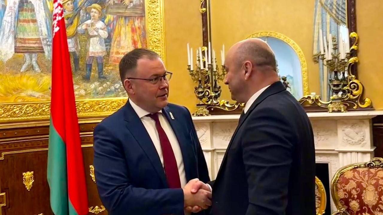 Губернатор Илья Середюк обсудил с Александром Рогожником возможность производства карьерных самосвалов БЕЛАЗ в Кузбассе