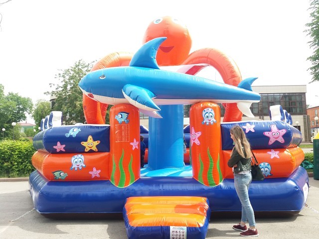 После случая в Барнауле в Кузбассе проверят детские батуты на безопасность