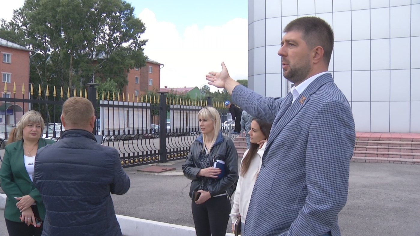 Глава Киселевска провел выездное совещание в центре города