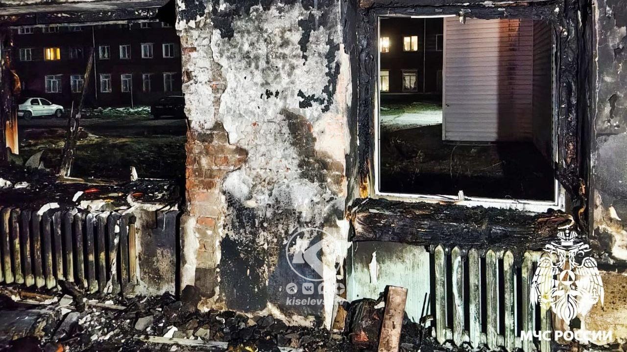 Вчера в Киселевске тушили пожар на улице Маяковского