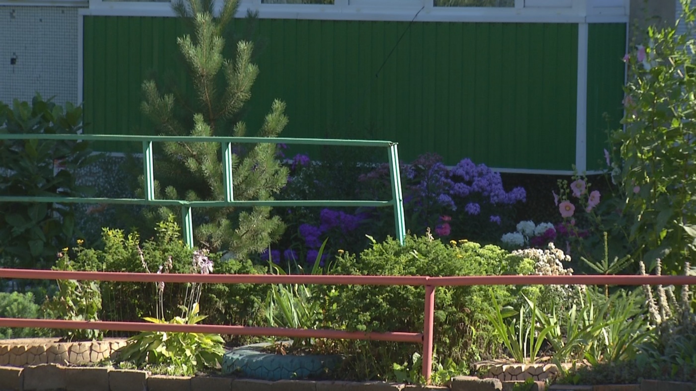 Радость для глаз. Жители многоквартирных домов благоустраивают придомовые территории 