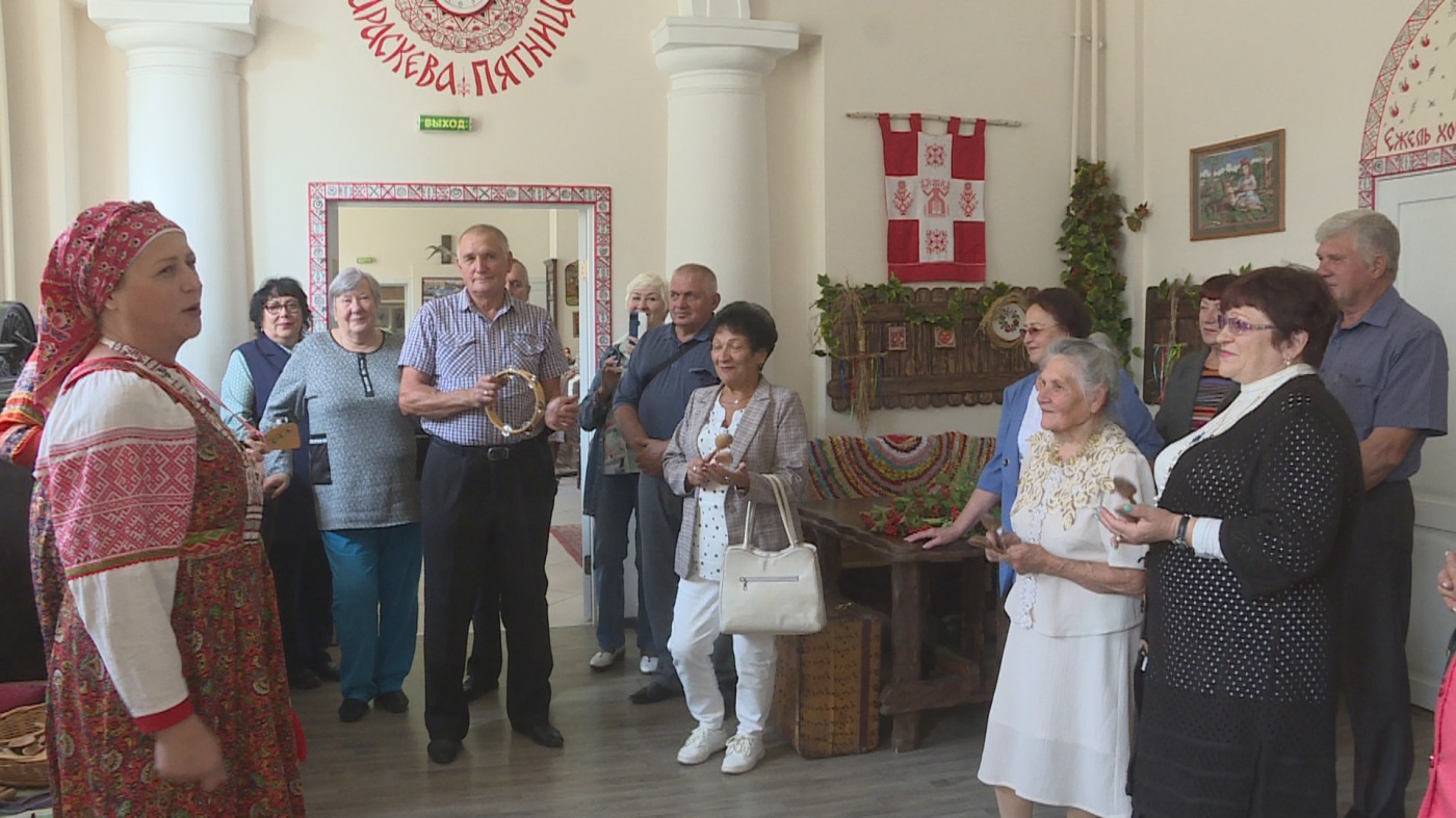 Ветераны угольной промышленности «СУЭК-Кузбасс» побывали в центре русского фольклора и этнологии «Параскева Пятница» 