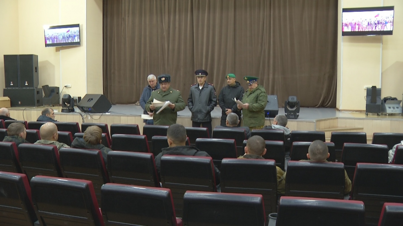 Скорейшего возвращения домой. В Киселевске провожают мобилизованных горожан 