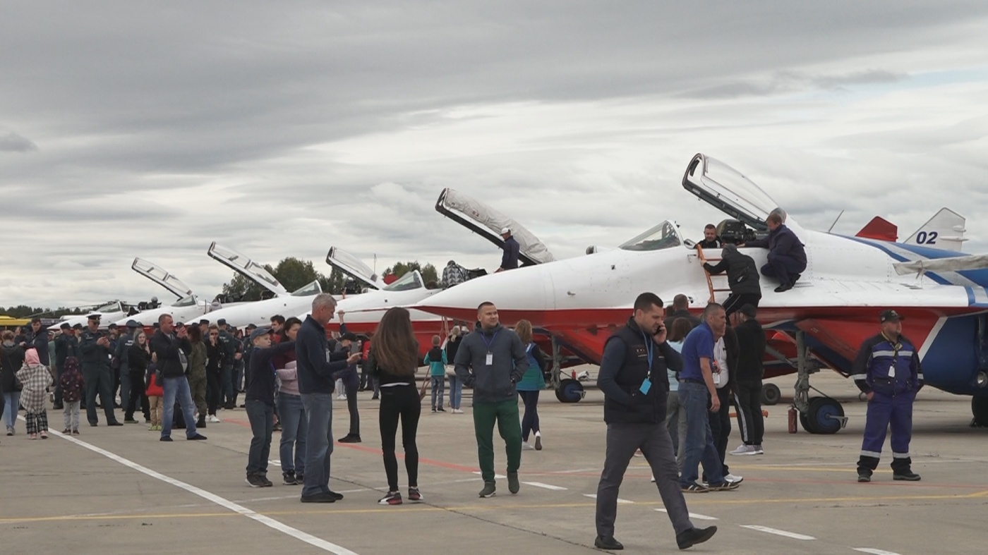 Жители Кузбасса смогли поближе рассмотреть «стрижей» 