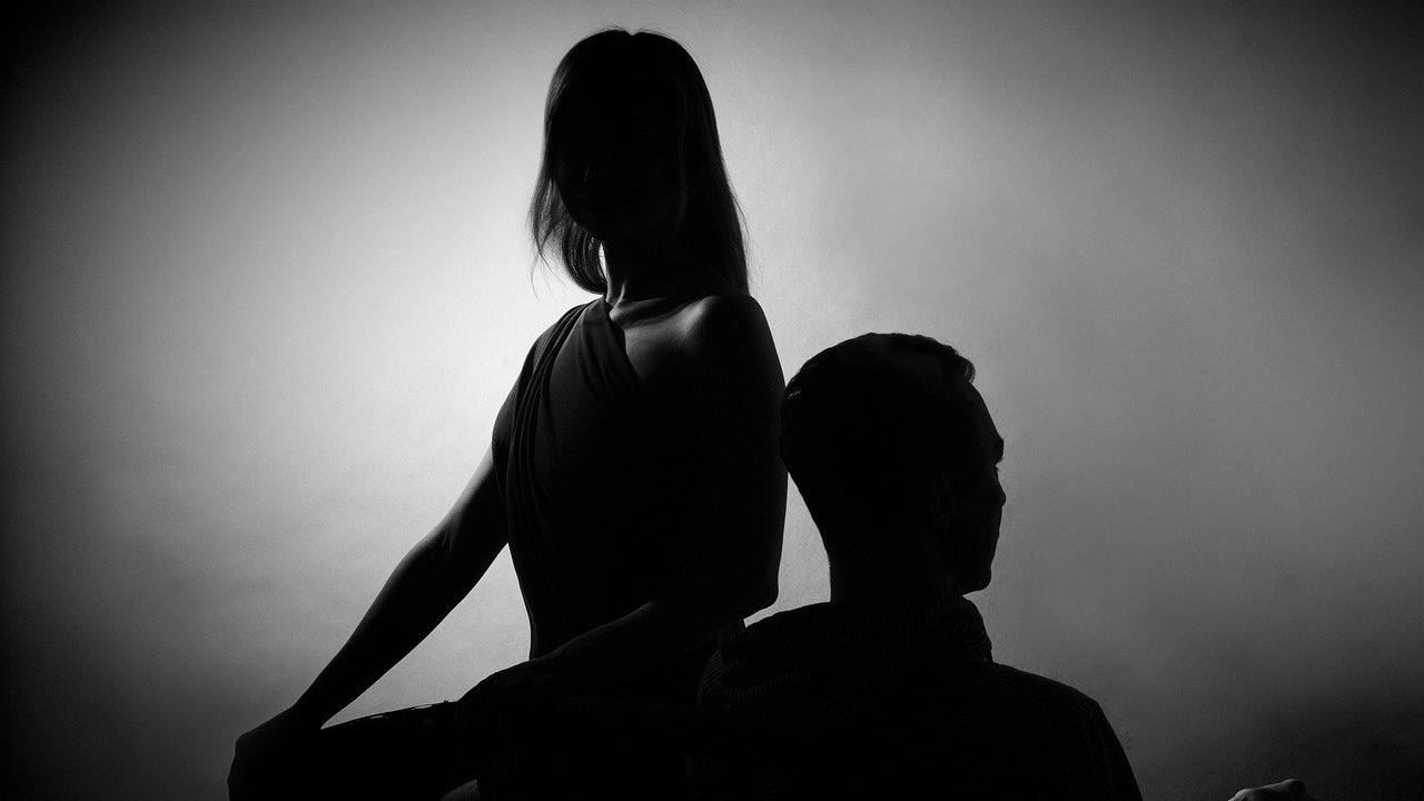 Жена хотела проучить мужа, но сама нарвалась на уголовное преследование