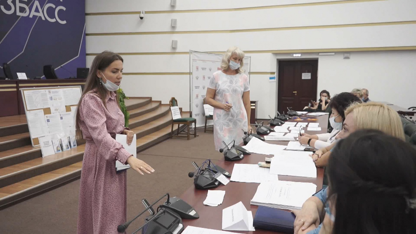 Председатели, заместители председателей и секретари избиркомов участвовали в деловой игре «Выборы».